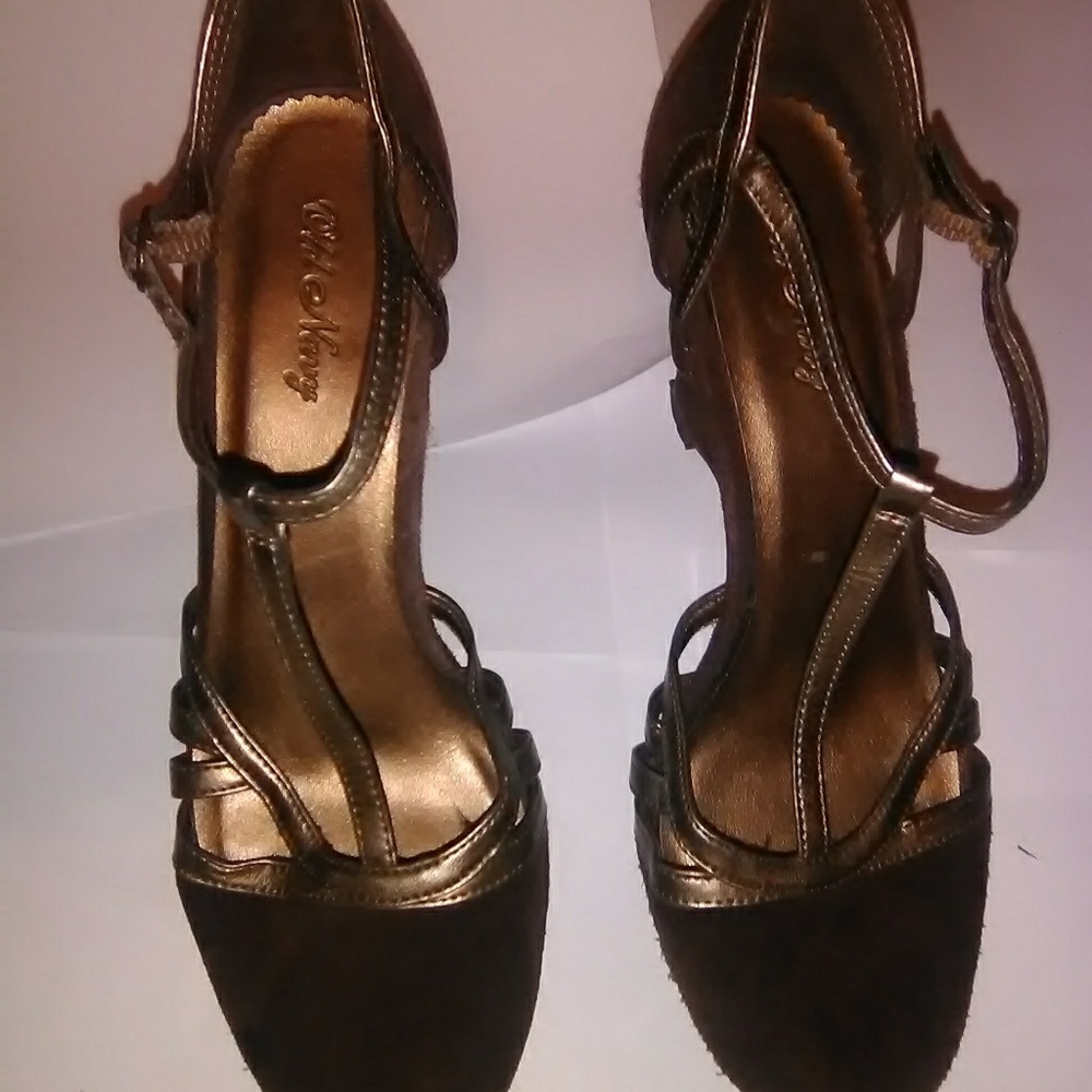 Old Navy wedge heels brown suede leather n gold